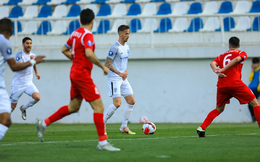 Azərbaycanda futbol klubu yanğınsöndürənə görə cərimələnib