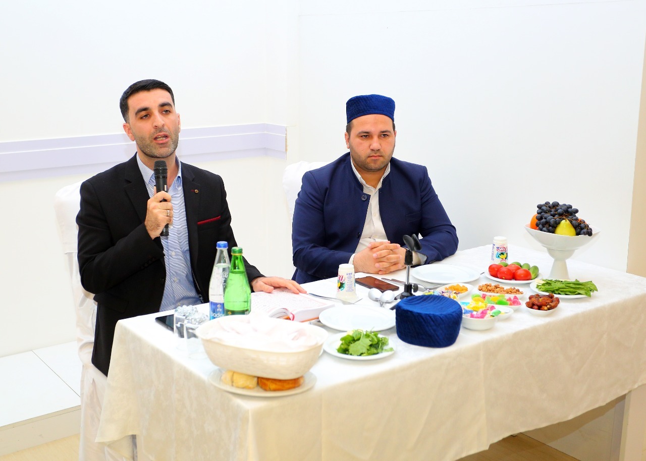 Binəqədi rayonunda iftar süfrəsi açıldı - FOTOLAR