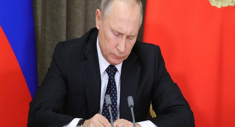 Putin Qərb antiviruslarına qadağa qoydu