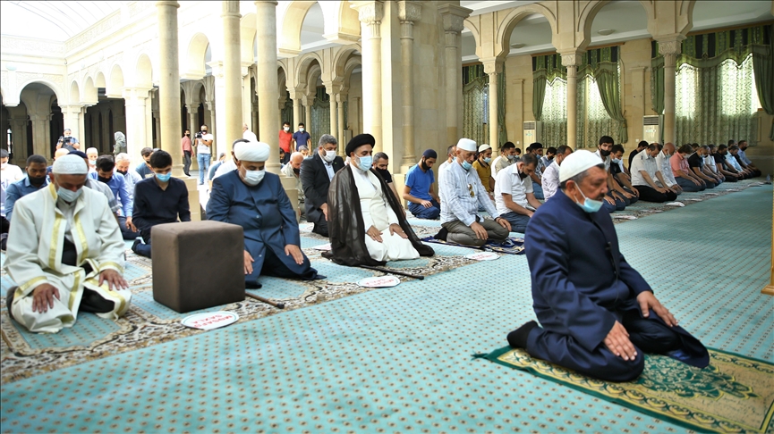 Azərbaycan məscidlərində bayram namazı qılındı