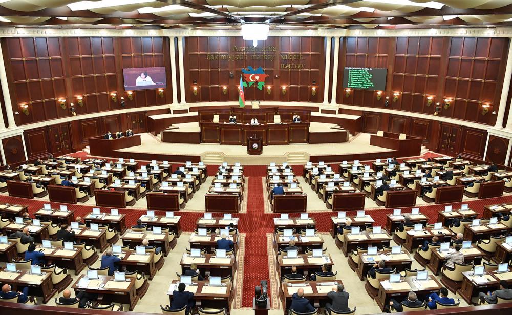 DİN-in iki generalı parlamentə gəldi