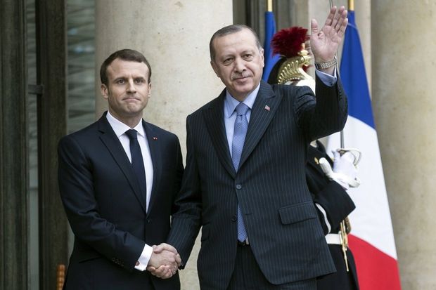 Ərdoğan Makronla danışdı