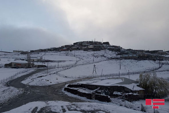 Azərbaycanın şimal bölgəsinin bəzi yaşayış məntəqələrinə qar yağıb - FOTO