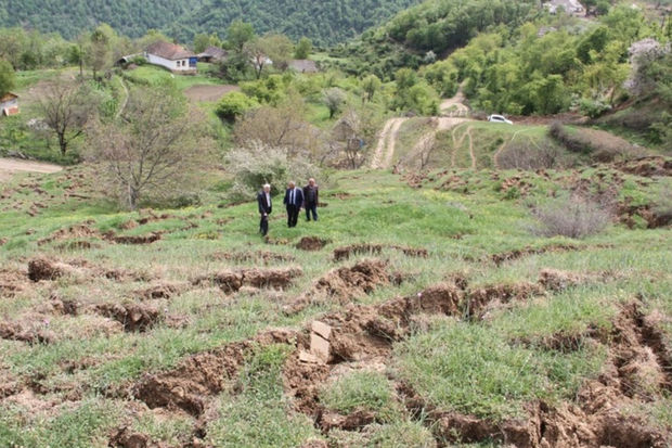 Lerikdə təhlükəli sürüşmə ərazisində yerləşən evlərin köçürülməsi ilə bağlı RƏSMİ AÇIQLAMA