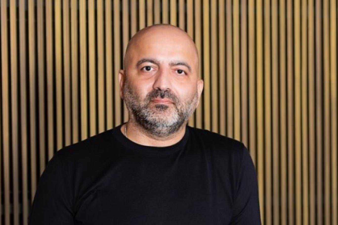 Pullu reklamla "qəhrəman" olan Mənsimovun gizli media planı: Özünü niyə təriflədir?
