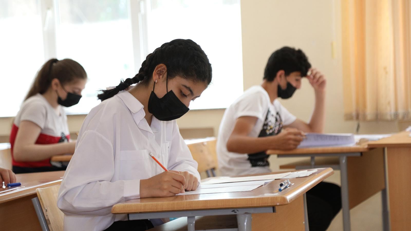 Bu gün 14 mindən çox şagird imtahan verəcək