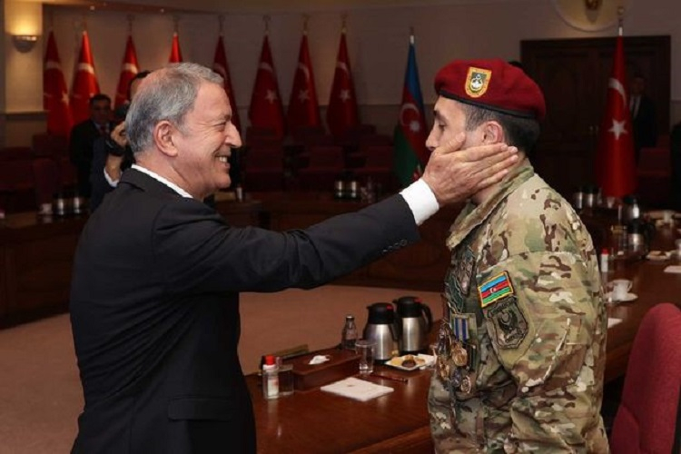 Hulusi Akar azərbaycanlı qazilərlə görüşdü - FOTO