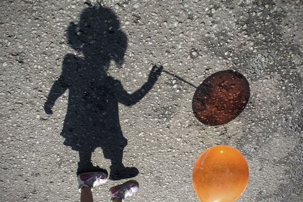 Bakıda müəmmalı hadisə: Oynamaq üçün həyətə düşən üç bacı itkin düşdü