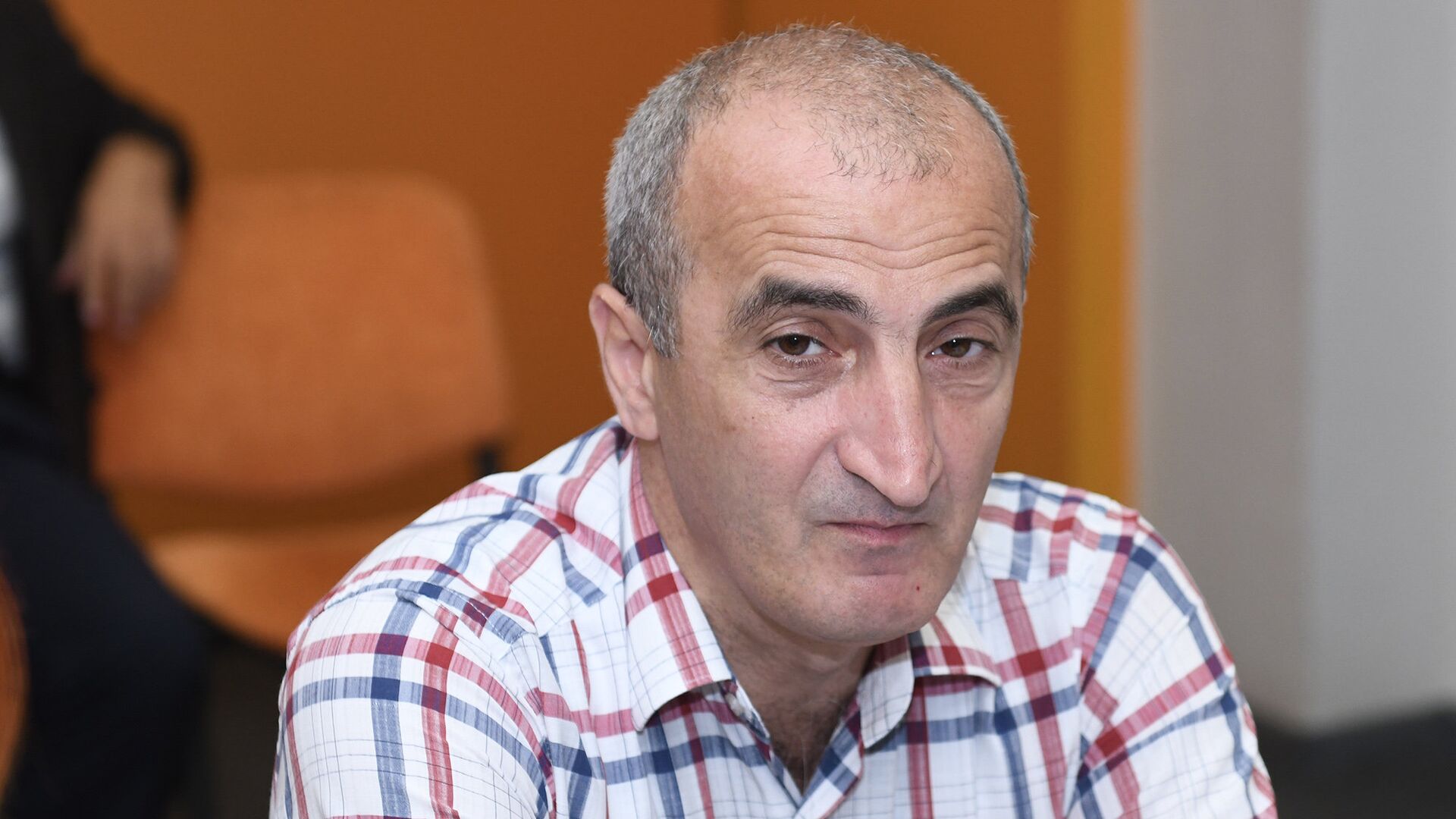 "Məni anamın ayaqları altında torpağa tapşırın" - Vəfat edən jurnalistin vəsiyyəti