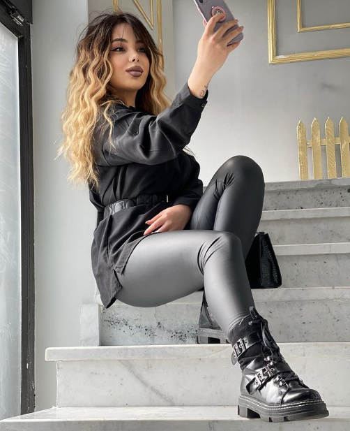 Xalq artistinin 24 yaşlı nəvəsi gözəlliyi ilə diqqət mərkəzində - FOTO