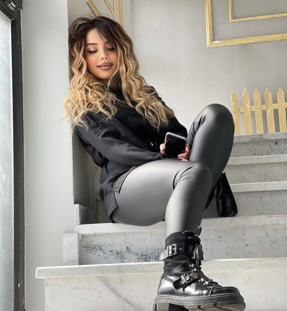 Xalq artistinin 24 yaşlı nəvəsi gözəlliyi ilə diqqət mərkəzində - FOTO