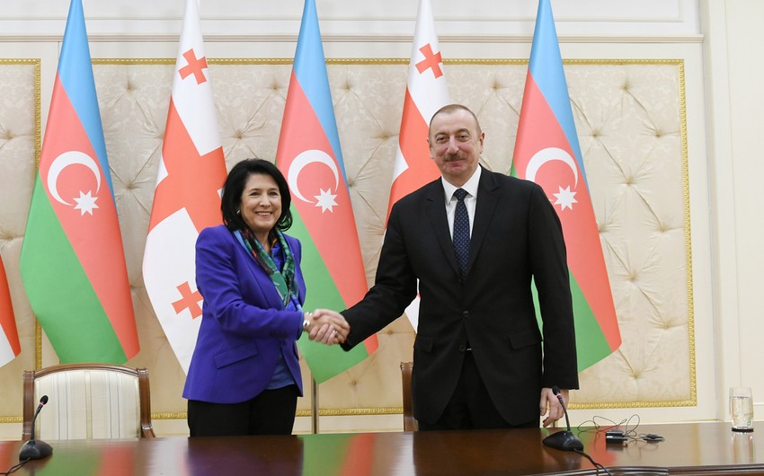 İlham Əliyev gürcüstanlı həmkarını təbrik etdi