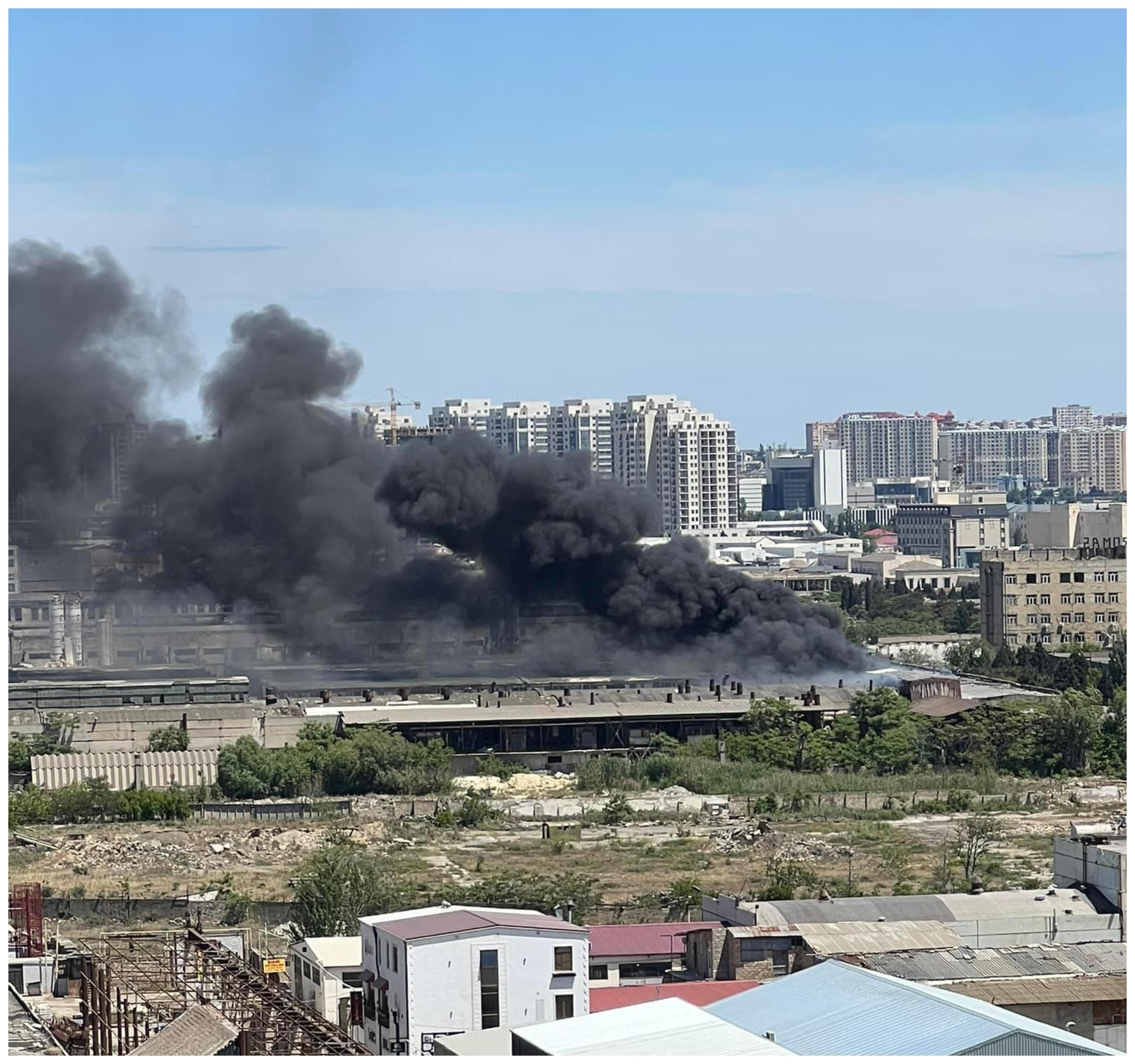 Bakıda güclü yanğın başladı - FOTO