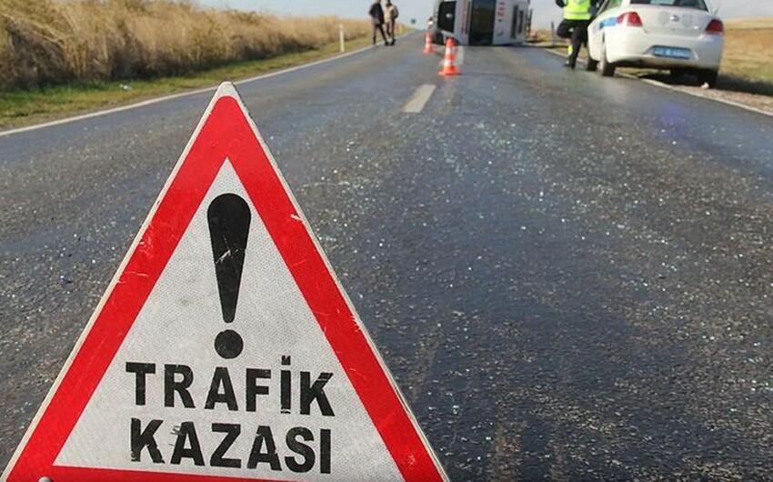 Türkiyədə tələbələri daşıyan mikroavtobus qəzaya uğradı- onlarla yaralı var