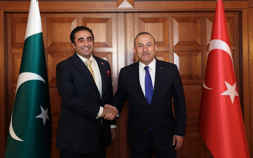 Çavuşoğlu pakistanlı həmkarı ilə görüşdü