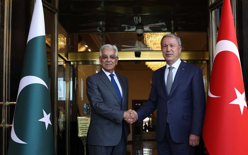 Türkiyə və Pakistan müdafiə nazirləri arasında görüş olub