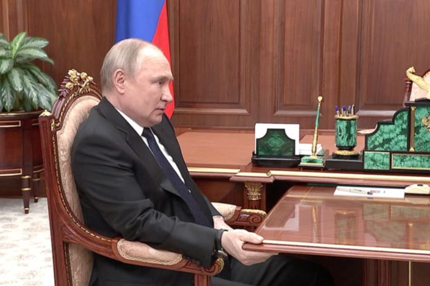 ABŞ kəşfiyyatı: “Putin xərçəngdən müalicə olunur və ona sui-qəsd olub”