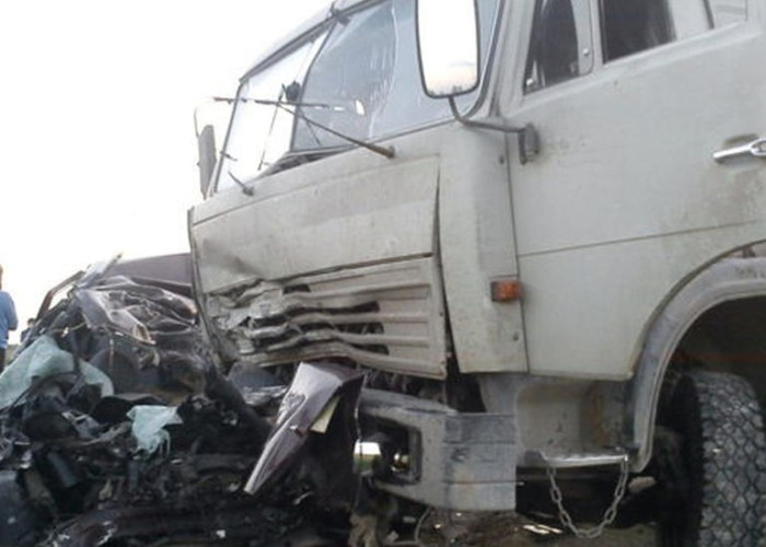 Bakıda “Land-Rover”lə “KamAZ” toqquşub - ölən var