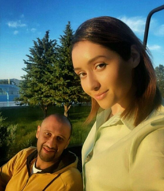 Qaraciyərinin bir hissəsi qardaşına köçürülən müğənninin vəziyyəti ağırlaşdı - FOTO