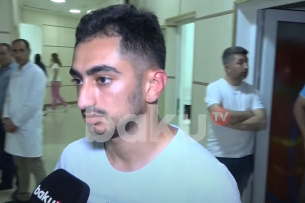 Şamaxı-Bakı yolunda qəzaya düşən məktəblilərin valideynləri şirkət nümayəndəsini döydülər - VİDEO