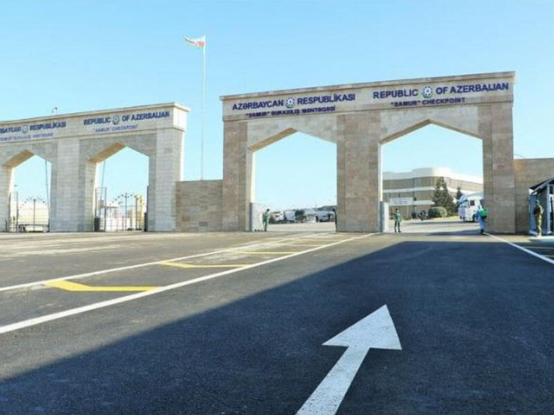 Azərbaycan quru sərhədlərini niyə açmır? - Meymunçiçəyi gələ bilər