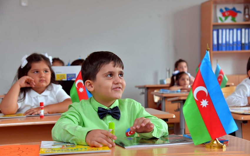 Nazirdən Azərbaycandakı rusdilli məktəblərlə bağlı - AÇIQLAMA