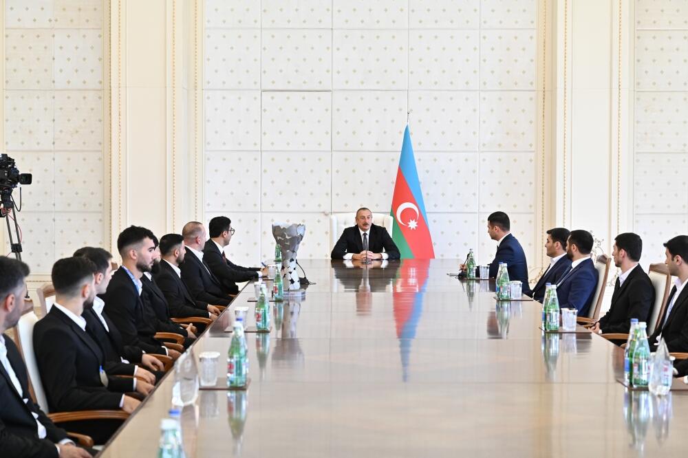 İlham Əliyev Avropa çempionatının qalibi olan milli komandamızın üzvlərini qəbul etdi - FOTOLAR