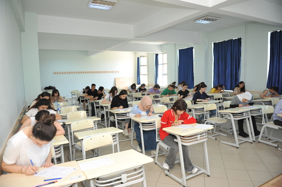 17 mindən çox abituriyent tələbə ola bilməyəcək, keçid balları isə...