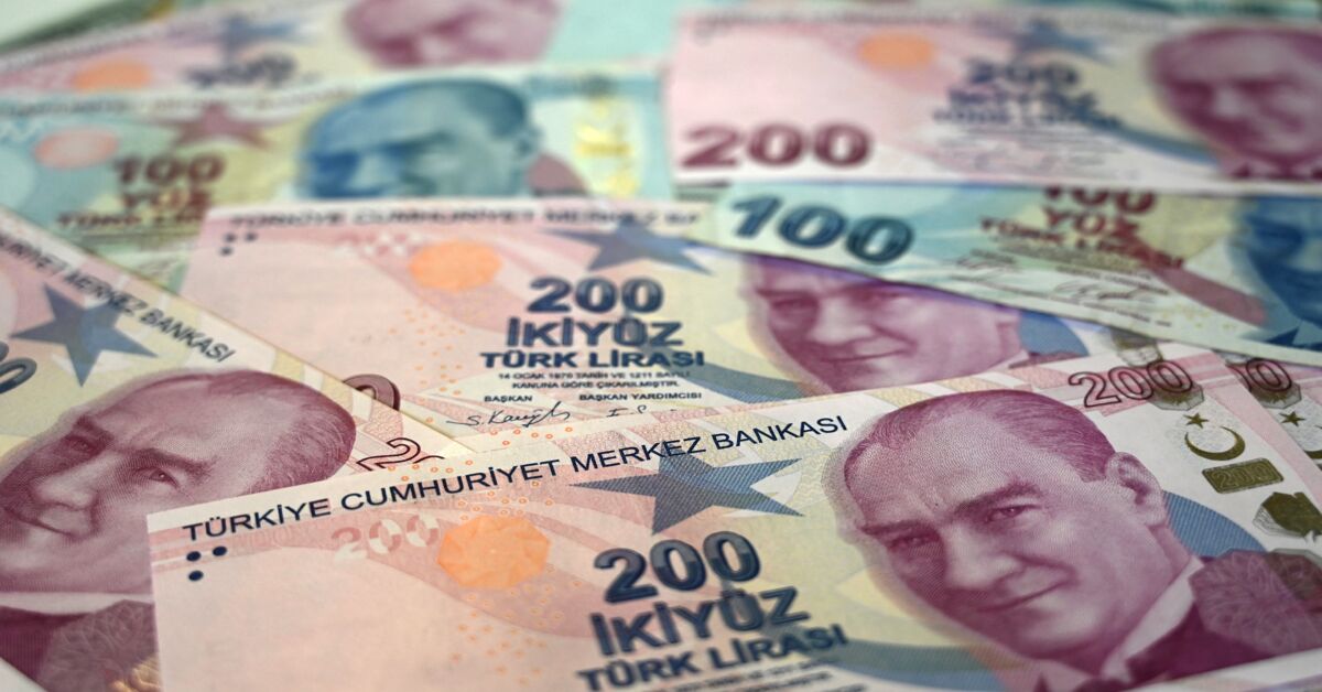 Kartdan 6 min pul çəkib sahildə oturan qız həyatının şokunu yaşadı