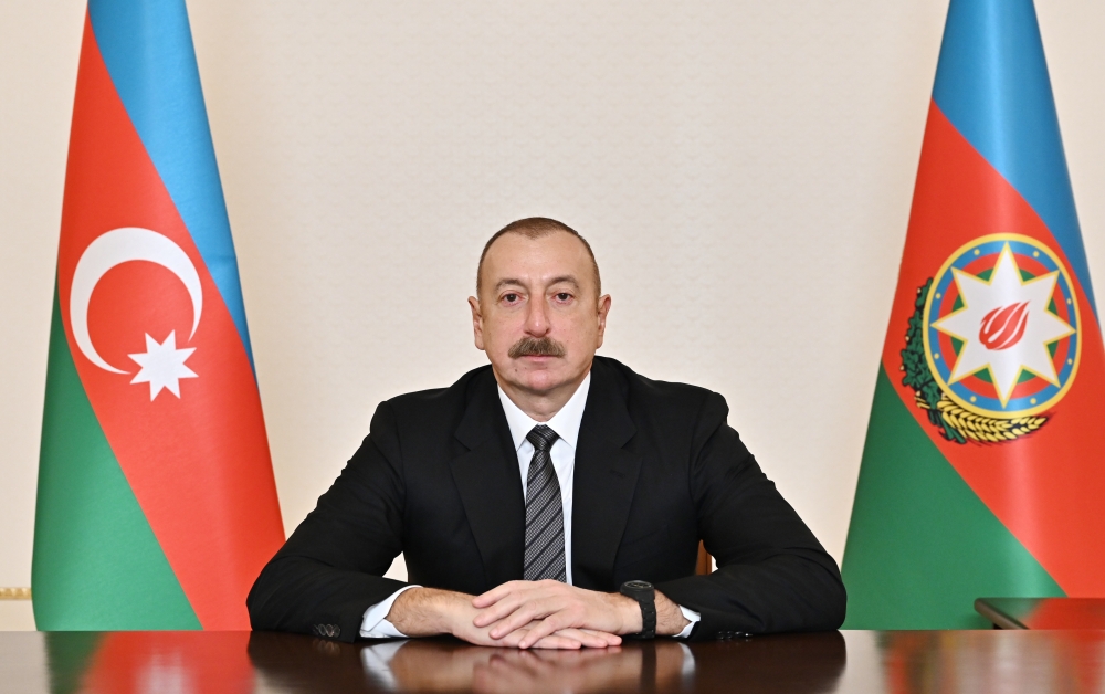 Prezident nazir müavinini işdən azad etdi - FOTO