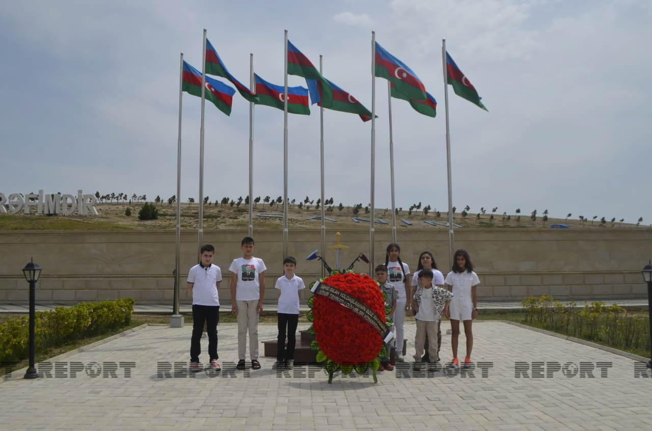 Hikmət Mirzəyev şəhid övladları ilə görüşüb - FOTO