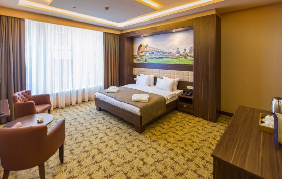 Bakıda hoteldə qadın bıçaqlandı