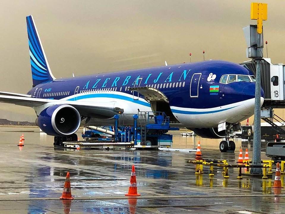 AZAL-ın İstanbul - Bakı reysi 9 saatdır ki, gecikir - AÇIQLAMA