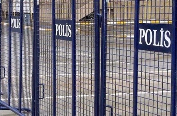 Türkiyənin üç kəndində küçəyə çıxmaq qadağan edildi