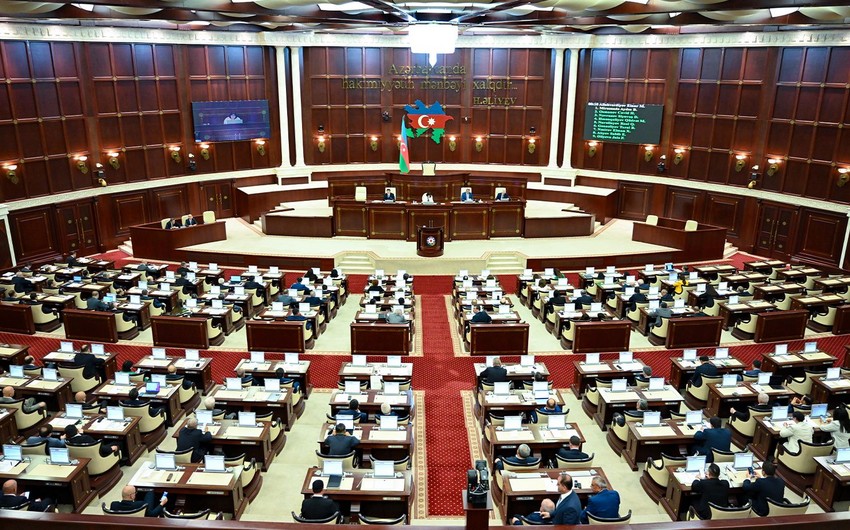 Deputatlara verilən bəzi pul təminatları ləğv edildi