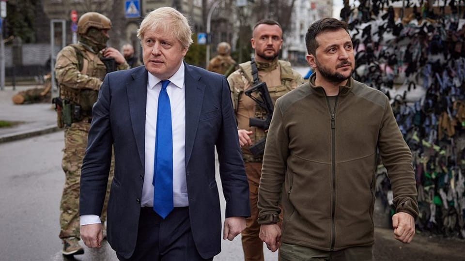 Putinin düşməni getdi, Zelenski meydanda tək qaldı 