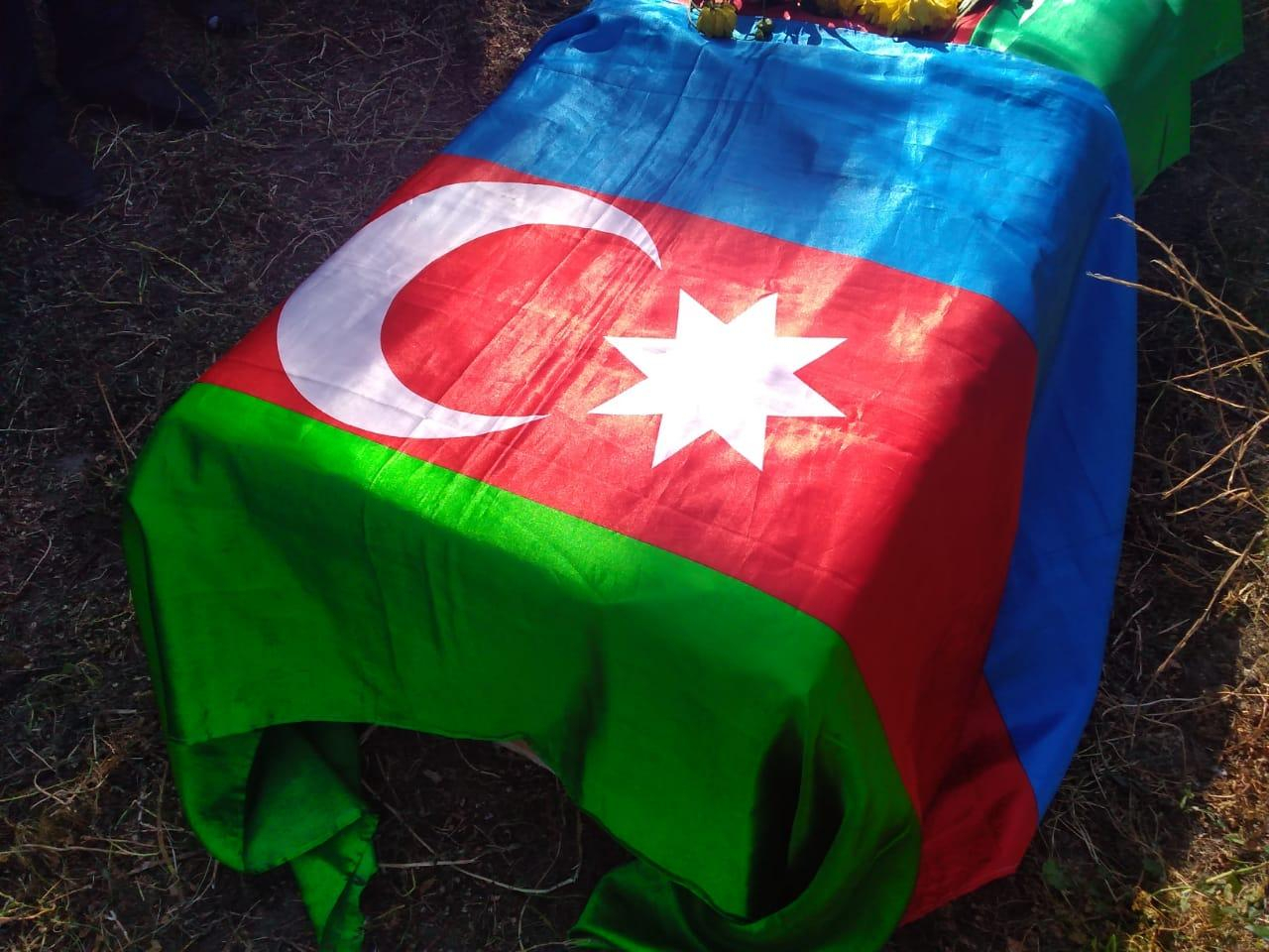 Bu gün həlak olan hərbçi evin tək oğlu olub