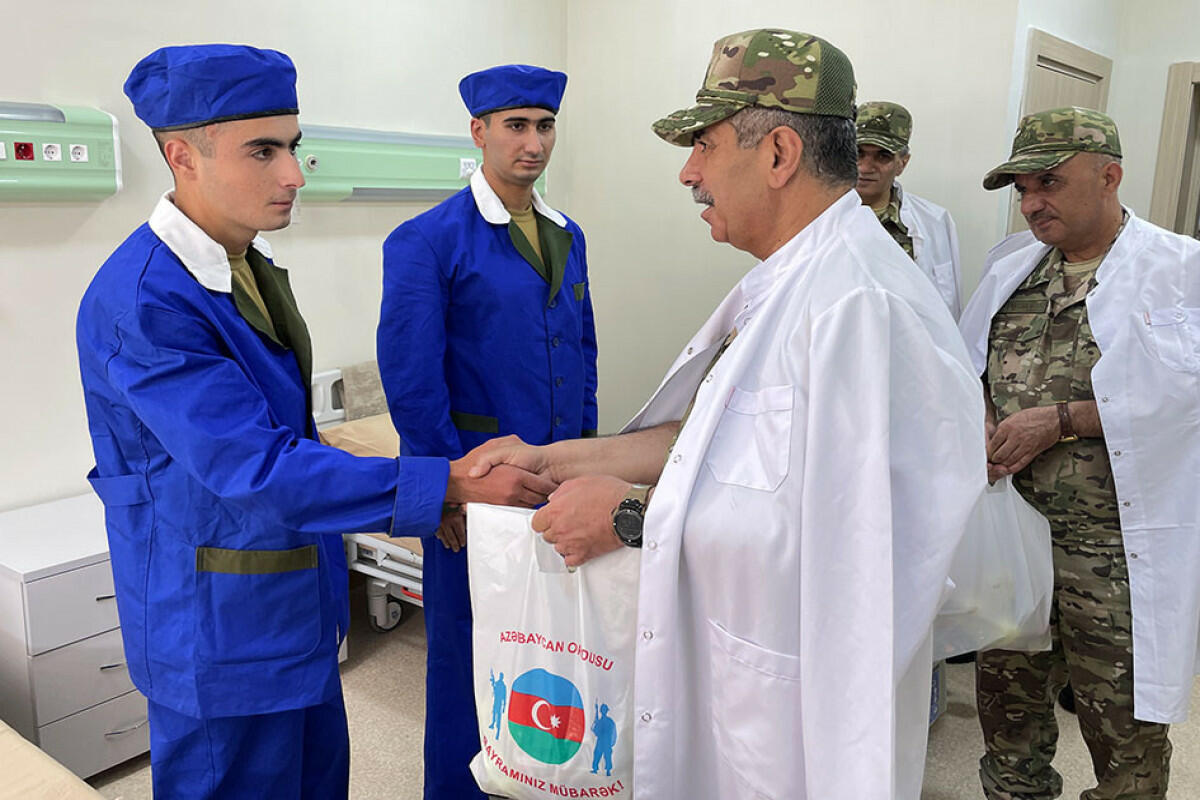 Müdafiə naziri Xocavənddə hərbi hospitalın açılışında - FOTO