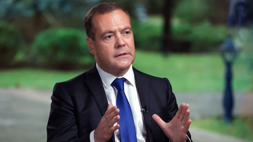 Medvedev yenə təhdid etdi: Bu baş versə, Ukraynada qiyamət qopacaq