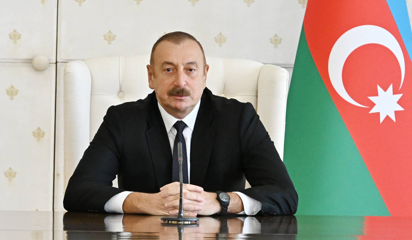 İlham Əliyevin Avropa Komissiyasının prezidenti ilə geniş tərkibdə görüşü keçirilir