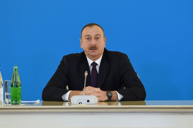 Prezident: “Azərbaycan artıq külək və günəş enerjisinə investisiya yatırır”