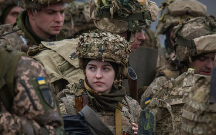 Ukrayna ordusunda nə qədər qadın xidmət edir?