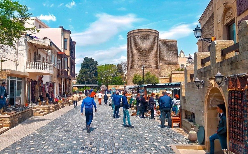 Azərbaycan niyə xarici turistləri cəlb edə bilmir?