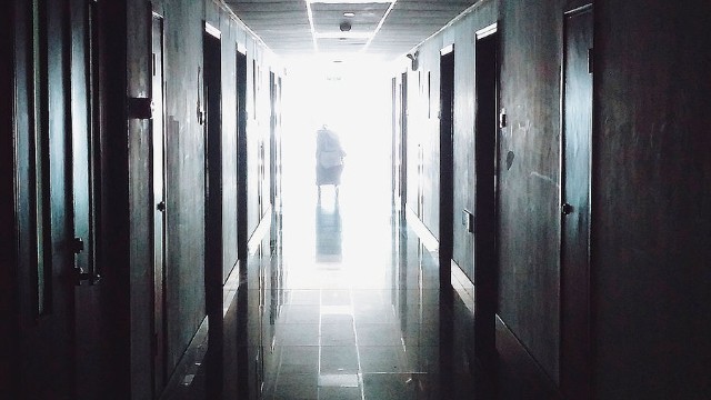 Tələbə imtahan nəticələrini görüb ürəyi partlayıb ÖLDÜ