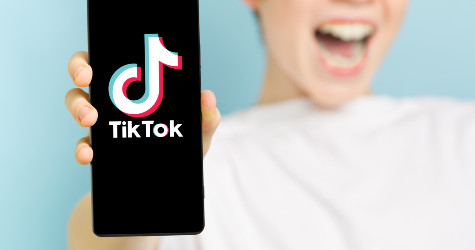 "TikTok"da video çəkən qadın əri tərəfindən öldürüldü - SƏBƏB