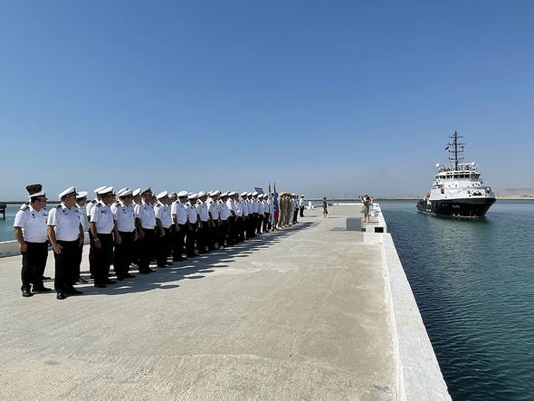 Rusiyanın hərbi gəmiləri Bakıda - FOTO
