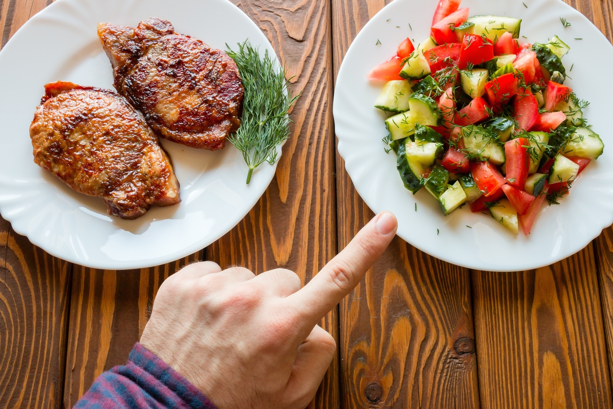 Alimlərdən mühüm araşdırma: Vegetarian qadınların ombasını sındırmaq ehtimalı daha çoxdur