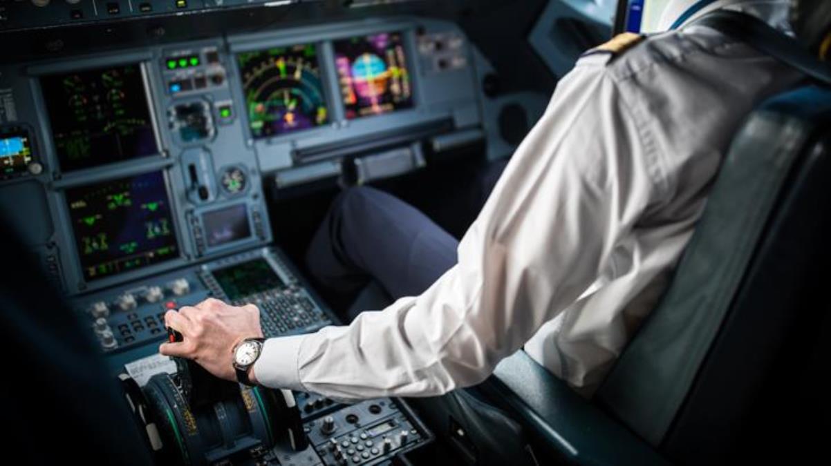 Təyyarənin hər iki pilotu yuxuya getdi: Həyəcan siqnalı çalındı