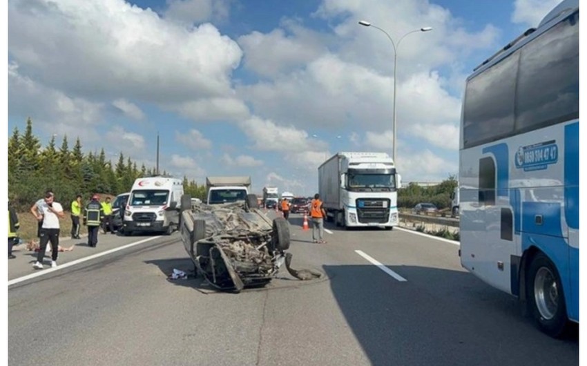 Türkiyədə ağır yol qəzası baş verib, 2-si jurnalist olmaqla 15 nəfər ölüb