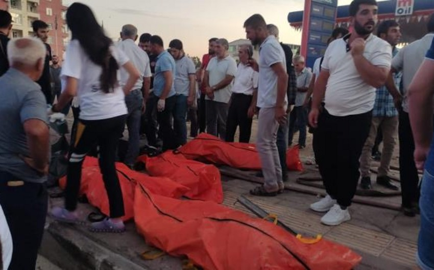 Türkiyədə dəhşətli hadisə - Ölənlər və yaralılar var - FOTO